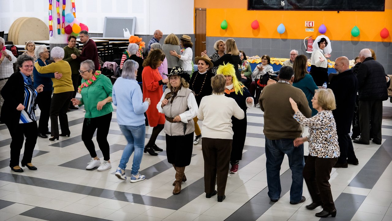 Baile Sénior de Carnaval no Salão da Paróquia