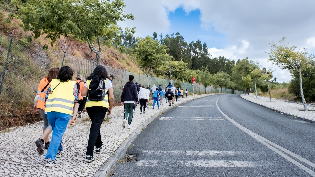 Caminhada solidária alerta para a violência contra crianças
