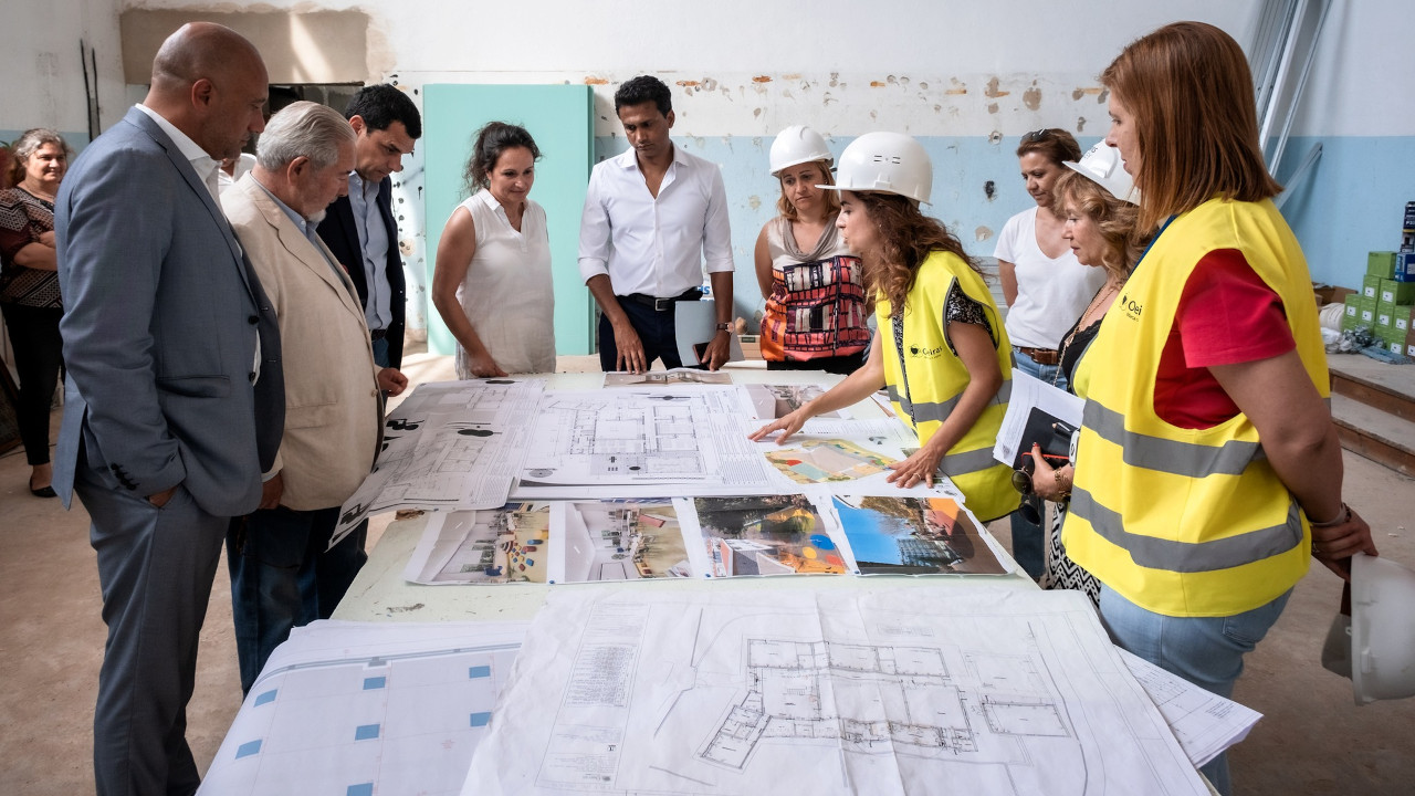 Visita de Isaltino Morais à Escola Básica Gil Vicente