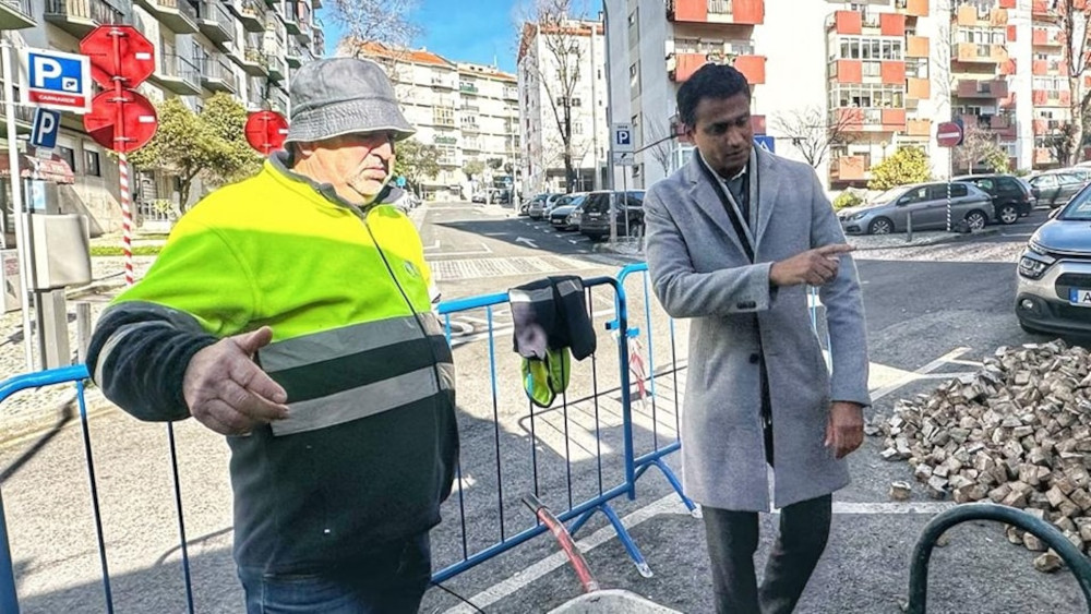 Presidente visita as obras na Rua Antero de Quental