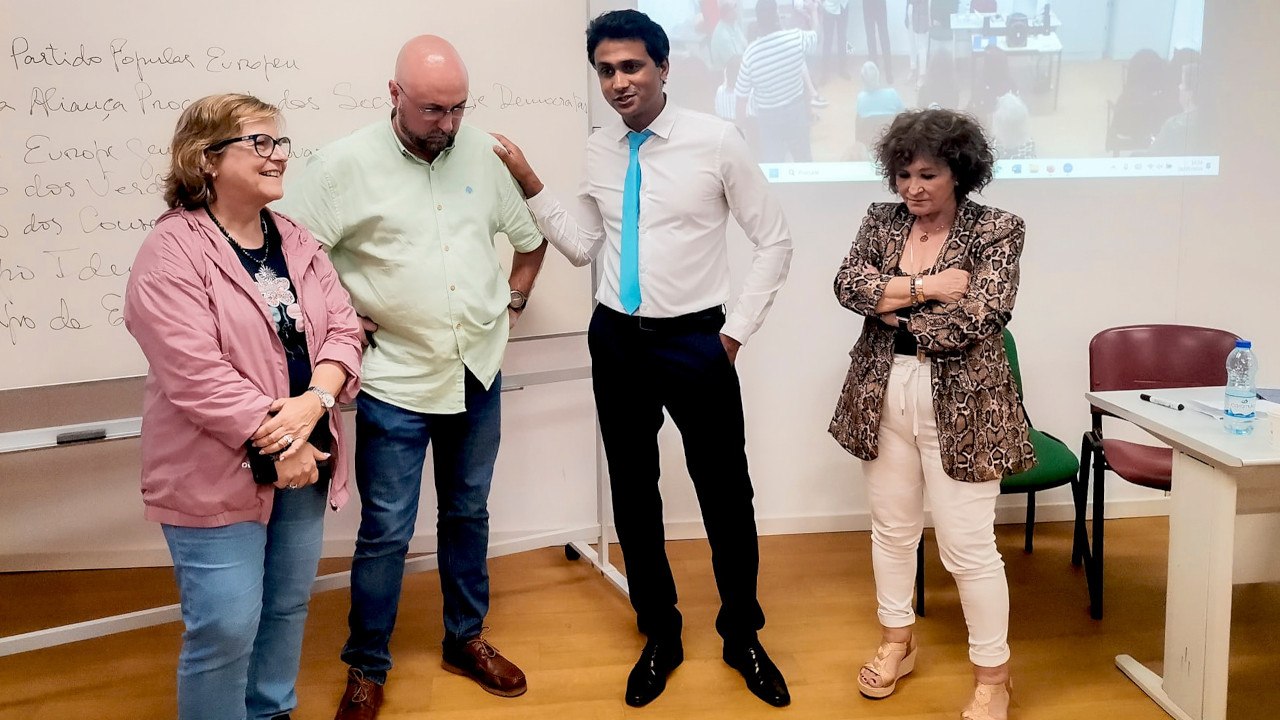 Visita à Universidade Sénior de Carnaxide e Queijas