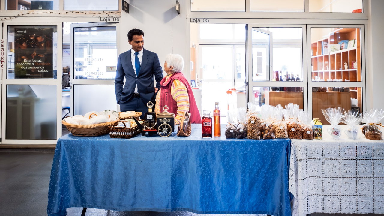 Presidente da Junta visita Mercado de Queijas